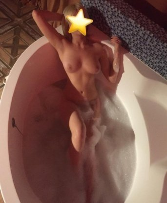 В Москве я живу, поэтому можете быть уверены в моей доступности! Я мастерица в доставлении фантастического удовольствия. 🎉
🔥Мои услуги - это настоящий рай для твоих чувств. От классического секса до экспериментов BDSM, я знаю, как подарить незабываемые моменты наслаждения. 💋
🌟У меня есть множество возможностей, чтобы сделать нашу встречу особенной. Забудь о реальности, окунись в мир искушений! Я готова исполнить все твои фантазии и сделать тебя счастливым. 😘
🌼У меня есть отличные отзывы, которые подтверждают мою уникальность. Мои фото абсолютно реальны и отражают мою красоту и привлекательность. Я гарантирую тебе полное удовлетворение от нашей встречи! 💫
✨Если ты хочешь попасть в мир наслаждения и страсти, то обязательно свяжись со мной. Позволь мне сделать твои самые смелые мечты реальностью. Я жду тебя, чтобы подарить тебе незабываемый опыт! 🔥 13223, 20 лет